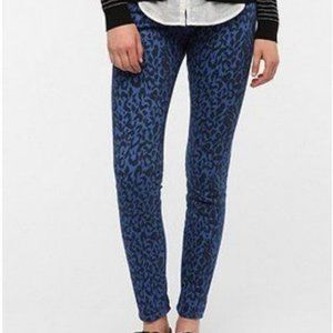 URBAN OUTFITTERS BDG Blue Leopard Print Jeans 28